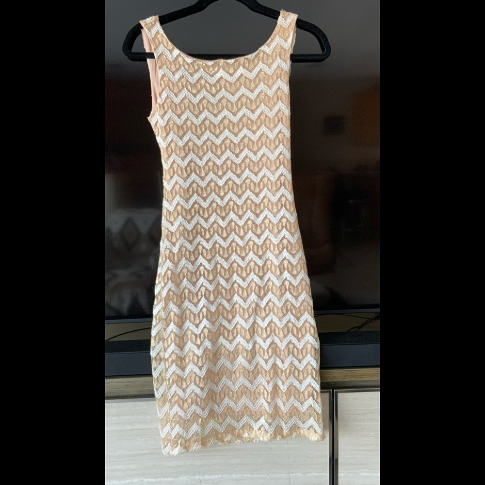 Jump Apparel Size 1/2 Sparkly, Lacy, Stretchy Dress in Great Condition